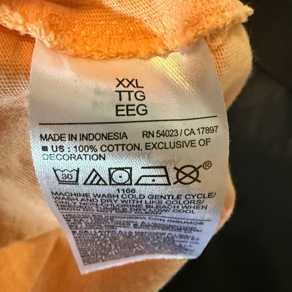 Old Navy Peach Short Sleeve Eyelet Flutter Sleeve Top - Picture 5 of 9